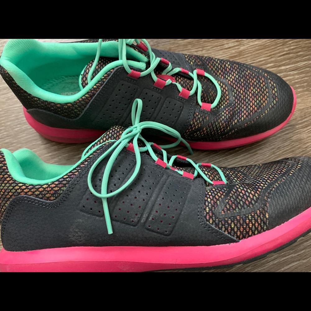 Woman’s tennis shoes